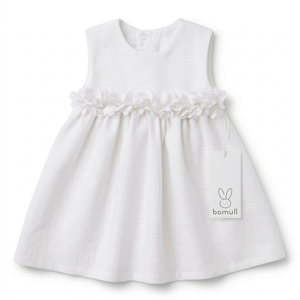 Vestido en Lino con  Flores en el Pecho