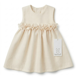Vestido en Lino con  Flores en el Pecho