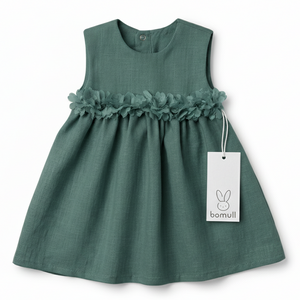 Vestido en Lino con  Flores en el Pecho